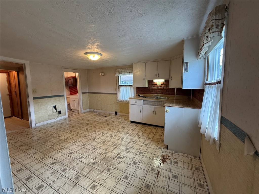 1644 W Mahoning Trumbull Co Line Road Mineral Ridge OH 44440