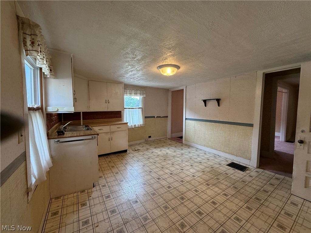 1644 W Mahoning Trumbull Co Line Road Mineral Ridge OH 44440