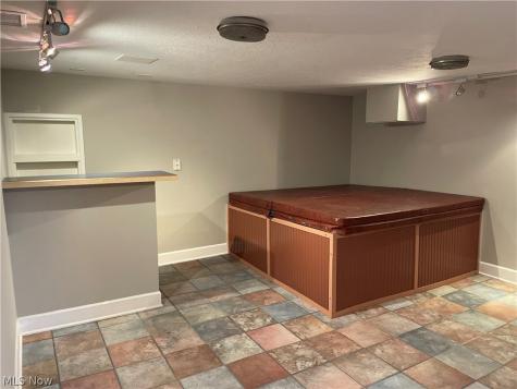 2958 E Turkeyfoot Lake Road Uniontown OH 44685