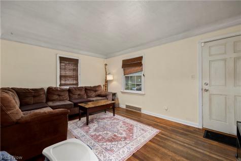 18318 Homeway Road Cleveland OH 44135