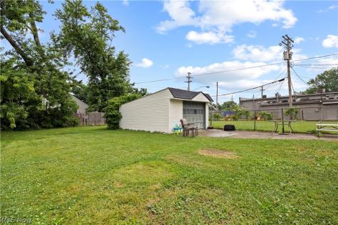 18318 Homeway Road Cleveland OH 44135