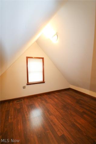 4509 Biddulph Avenue Cleveland OH 44144