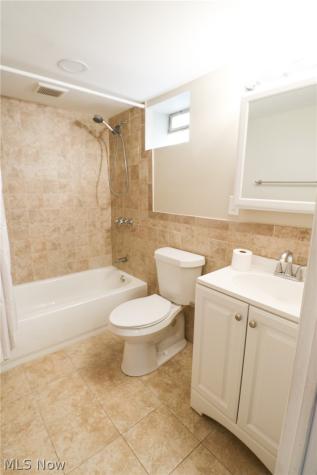 4509 Biddulph Avenue Cleveland OH 44144