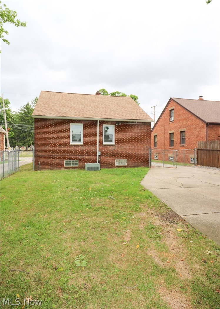 4509 Biddulph Avenue Cleveland OH 44144
