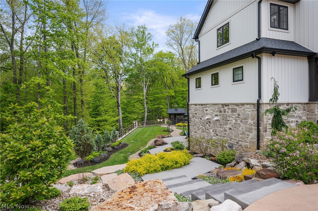 2051 Ridge Road Hinckley OH 44233