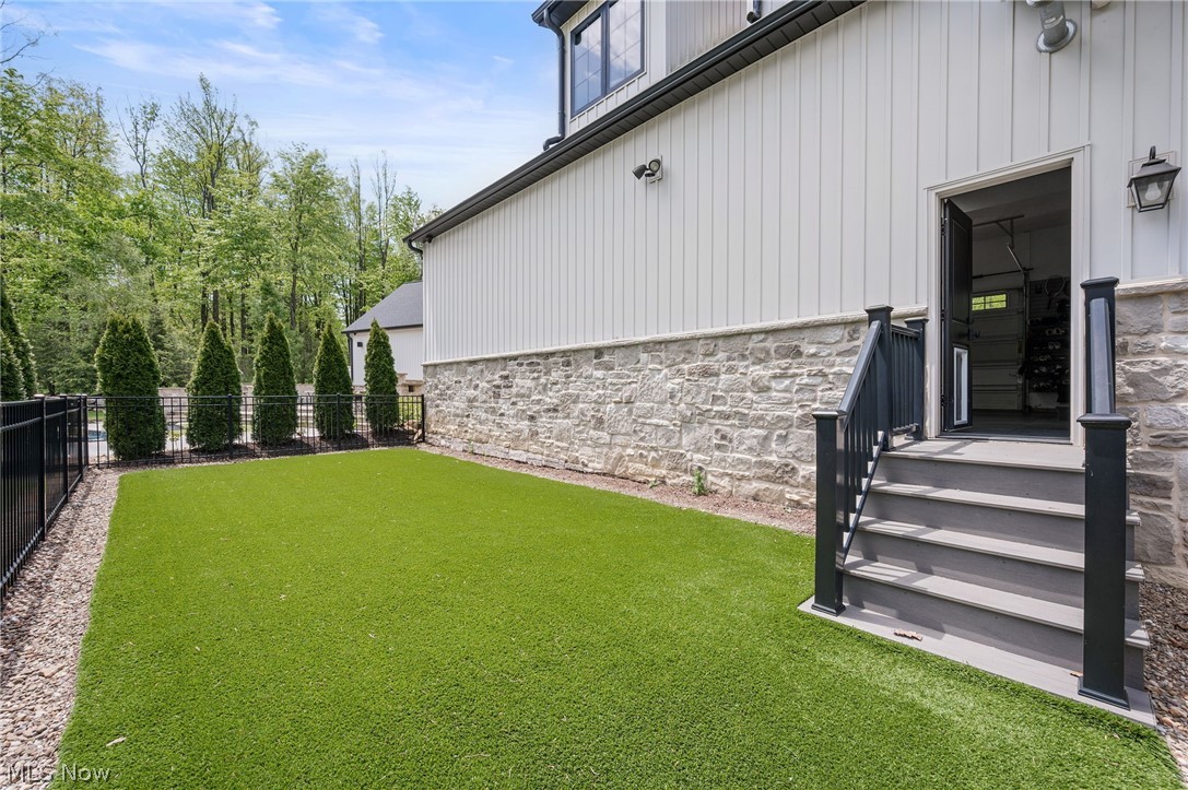 2051 Ridge Road Hinckley OH 44233