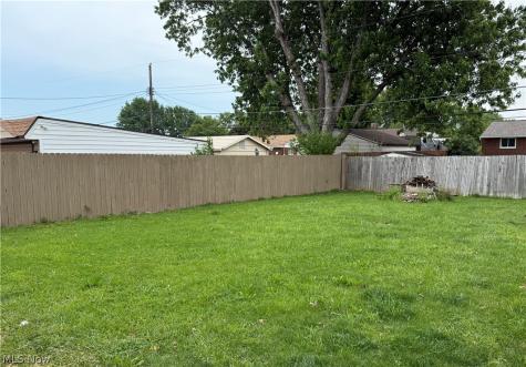 6447 Sandfield Drive Brook Park OH 44142