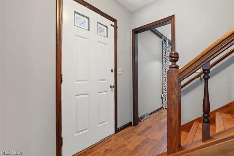 1056 Mohawk Trail SW Hartville OH 44632