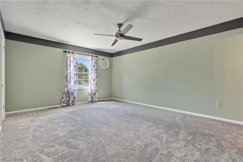 1056 Mohawk Trail SW Hartville OH 44632
