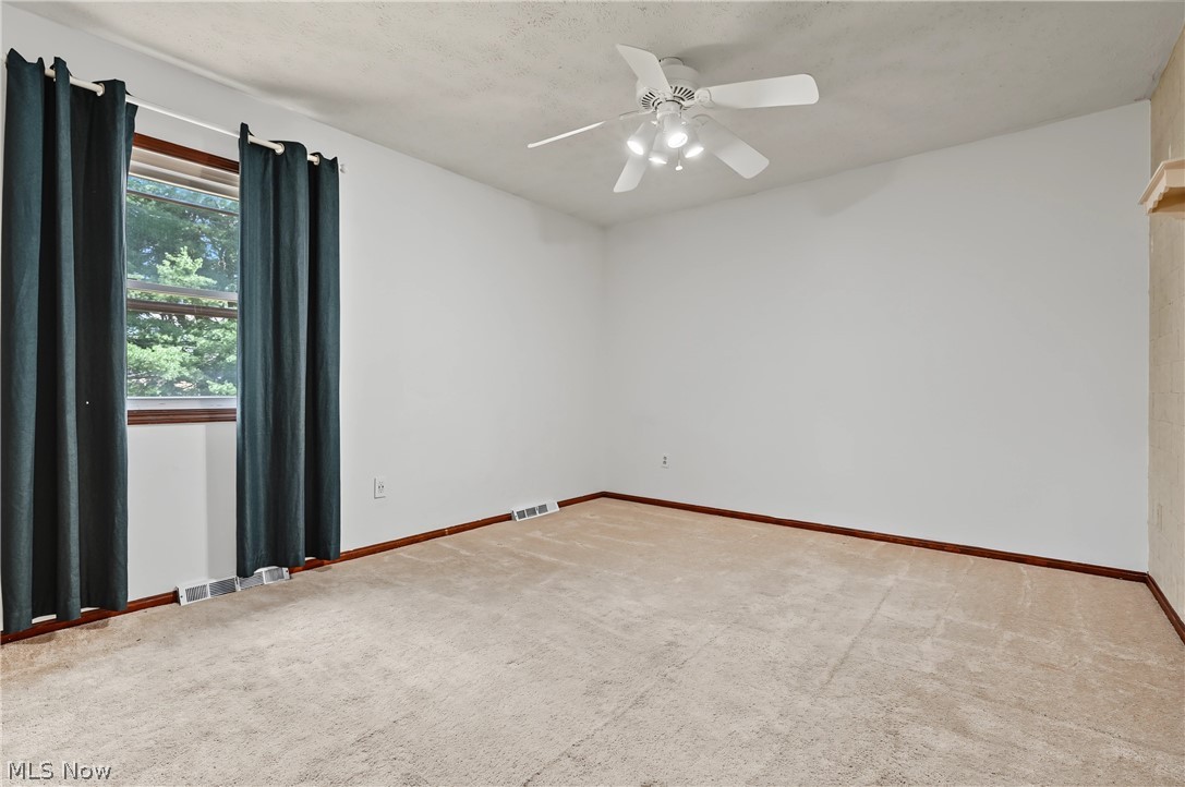 1056 Mohawk Trail SW Hartville OH 44632