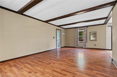 1056 Mohawk Trail SW Hartville OH 44632