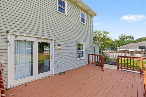 1056 Mohawk Trail SW Hartville OH 44632