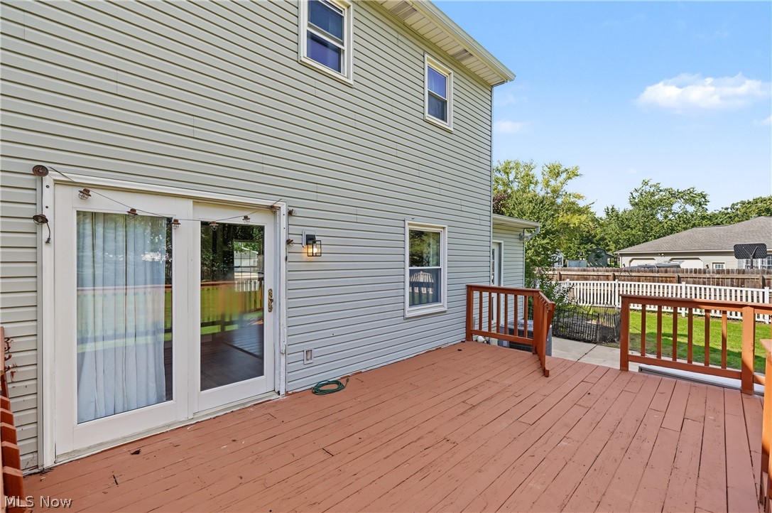 1056 Mohawk Trail SW Hartville OH 44632