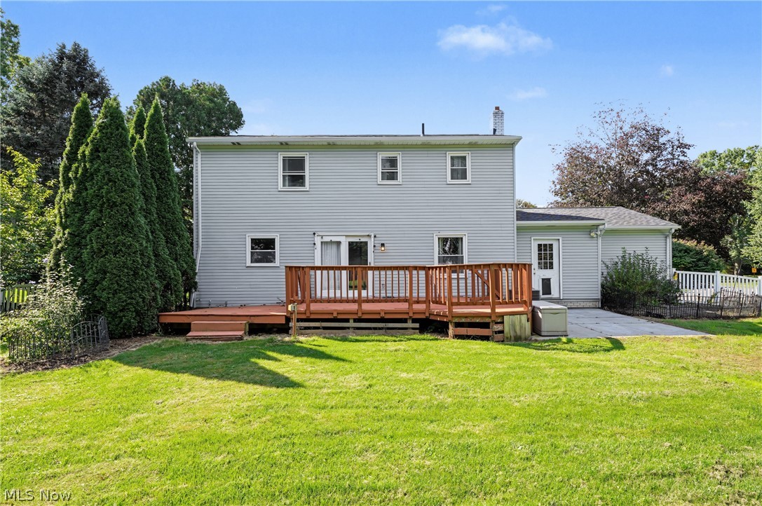 1056 Mohawk Trail SW Hartville OH 44632