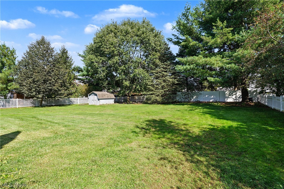 1056 Mohawk Trail SW Hartville OH 44632