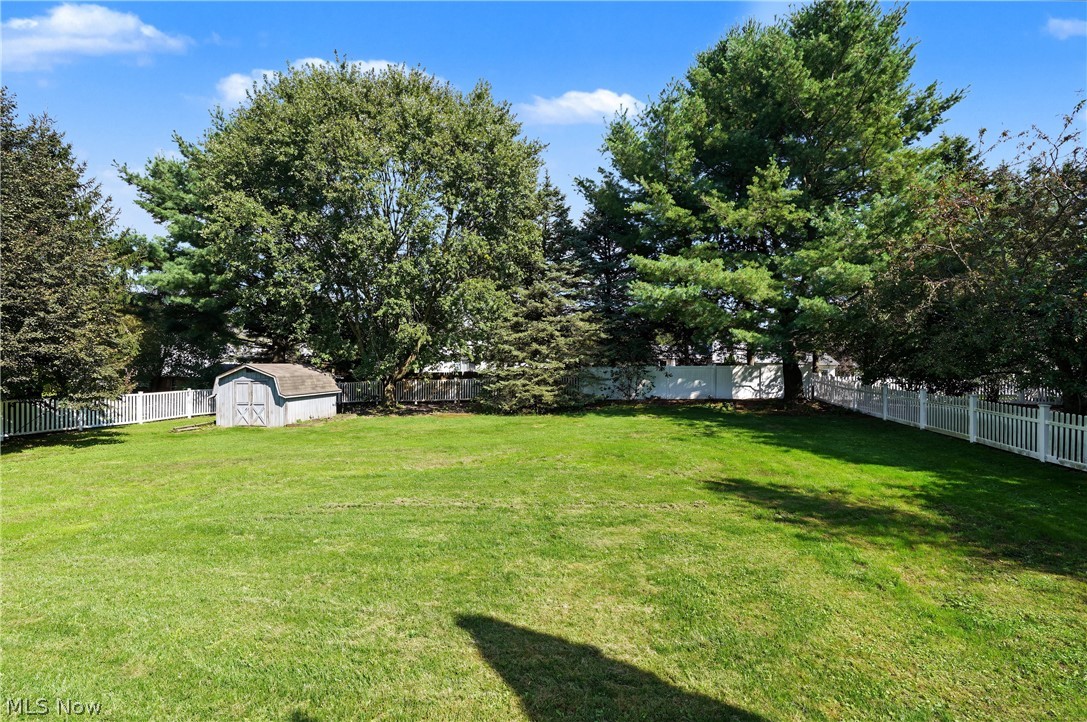 1056 Mohawk Trail SW Hartville OH 44632