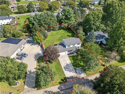 1056 Mohawk Trail SW Hartville OH 44632