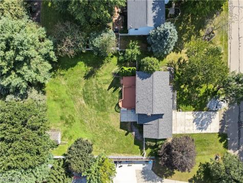 1056 Mohawk Trail SW Hartville OH 44632