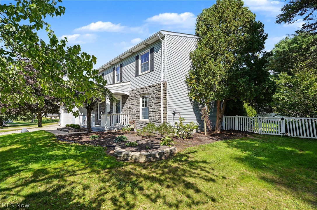 1056 Mohawk Trail SW Hartville OH 44632