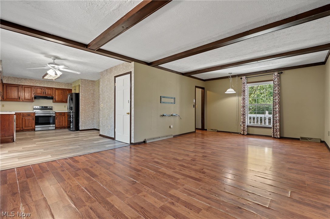 1056 Mohawk Trail SW Hartville OH 44632
