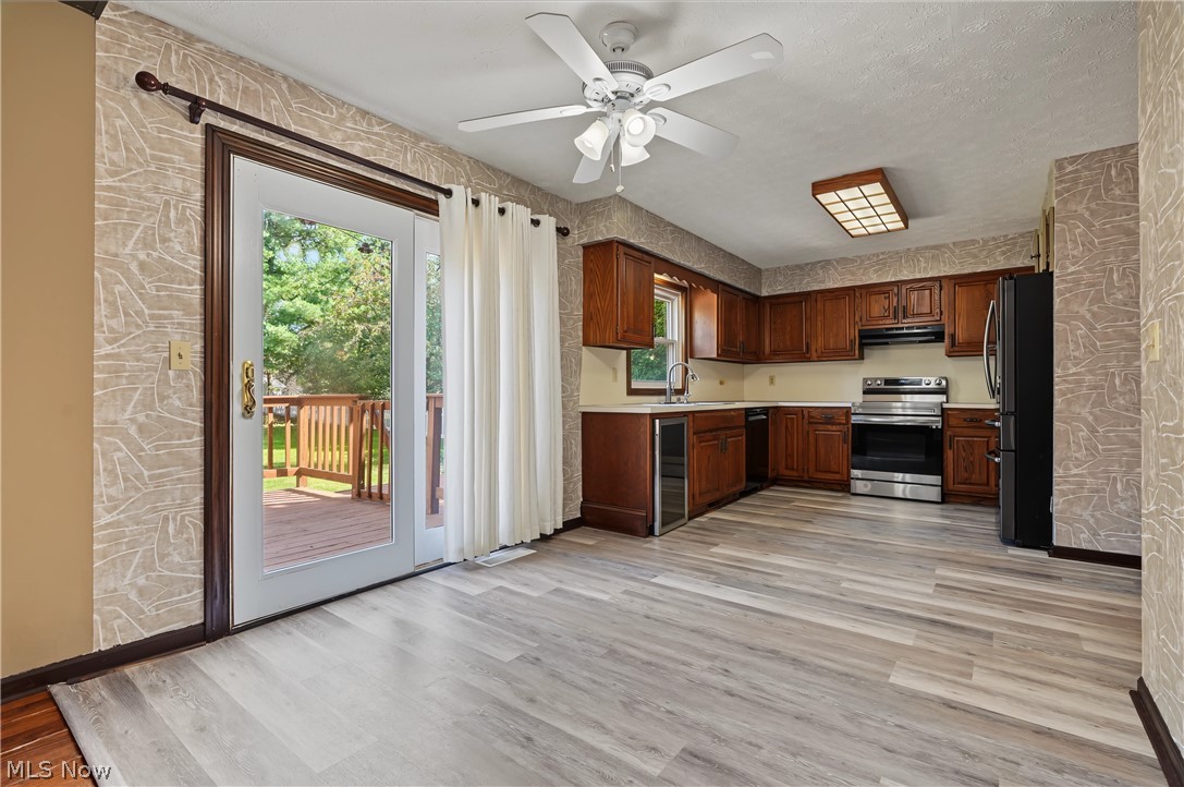 1056 Mohawk Trail SW Hartville OH 44632