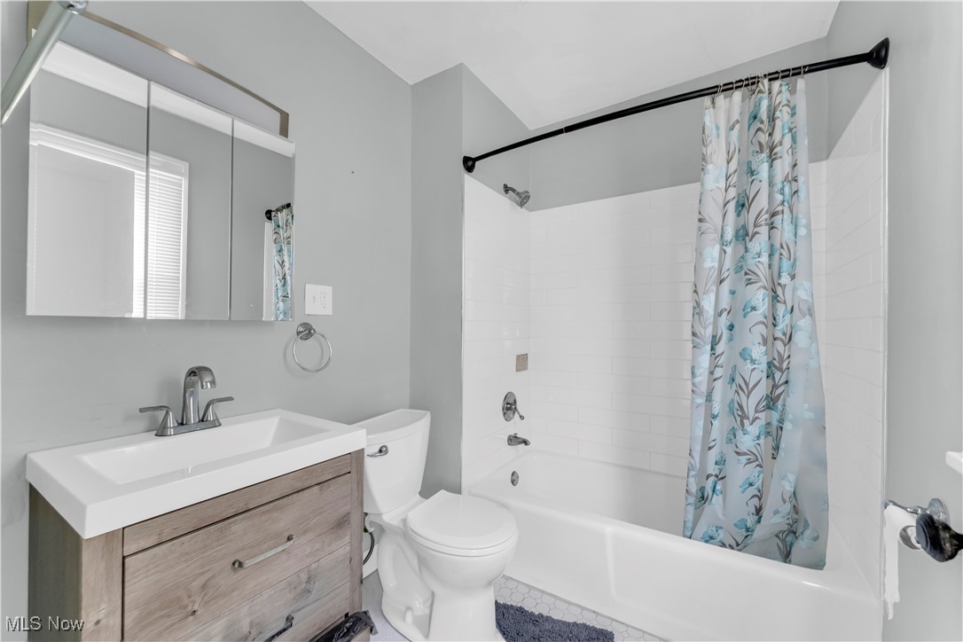 2017 Goodnor Road Cleveland Heights OH 44118