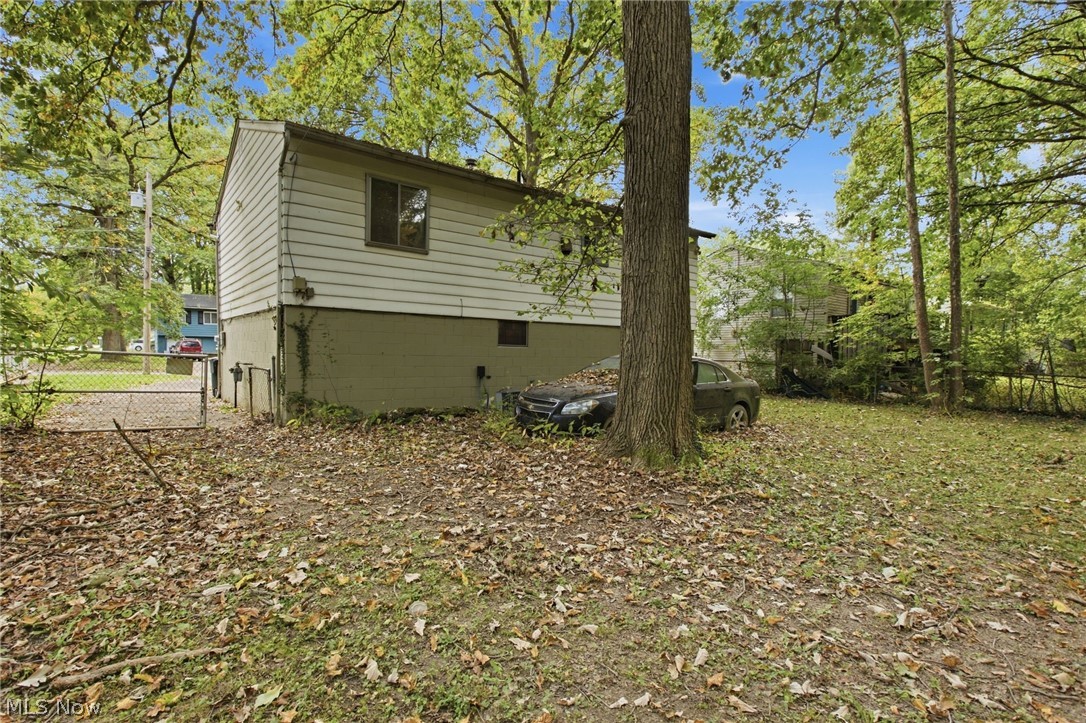 3106 Williamsburg Street NW Warren OH 44485