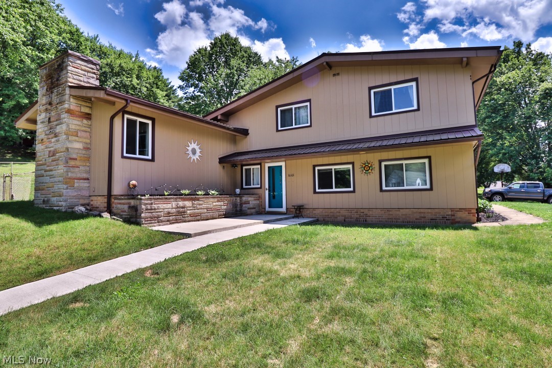 1601 Marion Drive Coshocton OH 43812