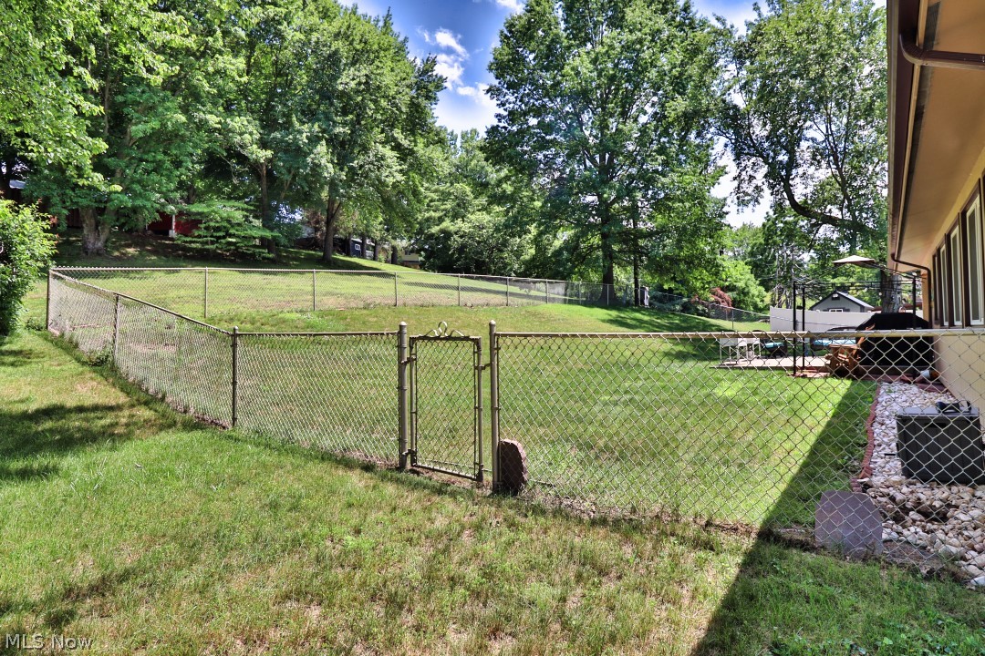 1601 Marion Drive Coshocton OH 43812