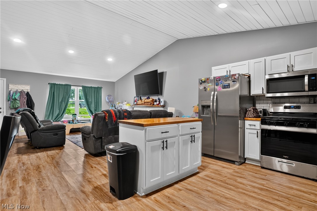 628 Park Oval Madison OH 44057