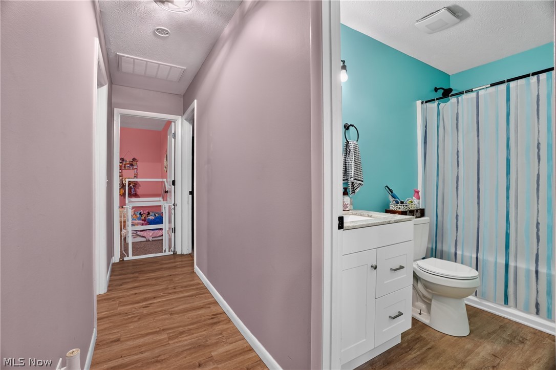 628 Park Oval Madison OH 44057