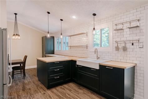 24875 Westwood Road Westlake OH 44145