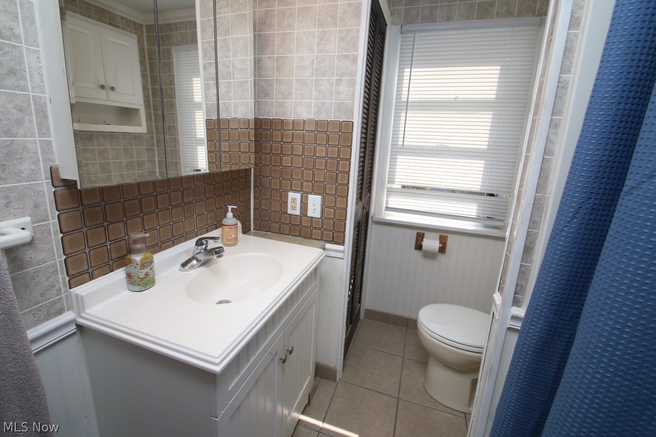 34478 Beachpark Avenue Eastlake OH 44095