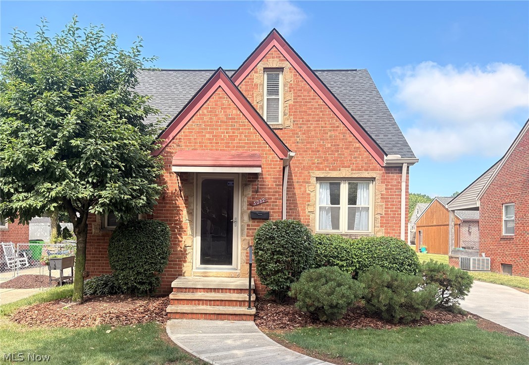 5082 W 5th Street Brooklyn Heights OH 44131