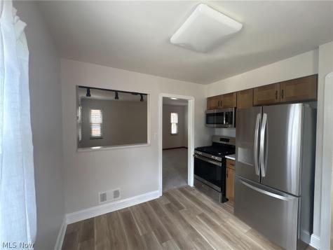 5082 W 5th Street Brooklyn Heights OH 44131
