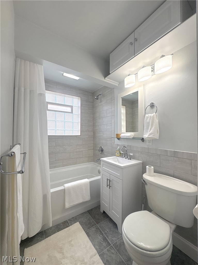 5082 W 5th Street Brooklyn Heights OH 44131