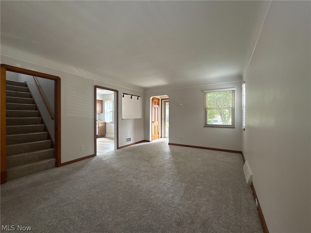 5082 W 5th Street Brooklyn Heights OH 44131