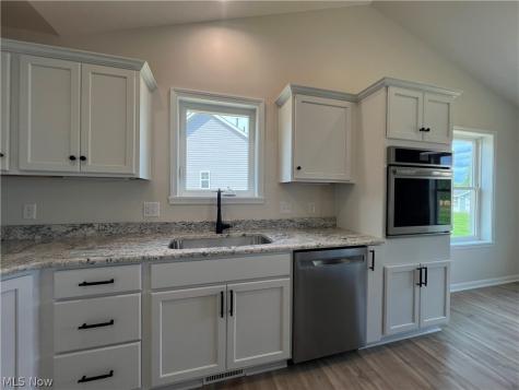 4703 Stevie Avenue SW Massillon OH 44646