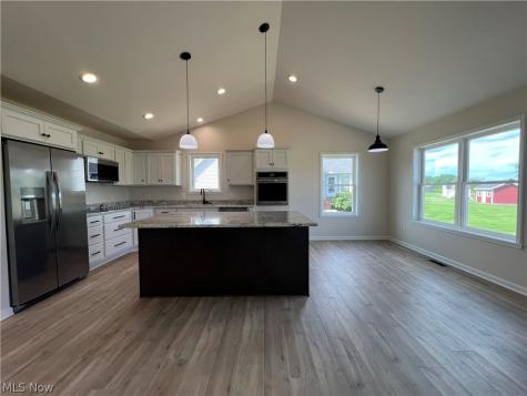 4703 Stevie Avenue SW Massillon OH 44646