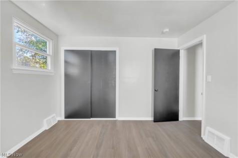 5420 Oakwood Avenue Maple Heights OH 44137