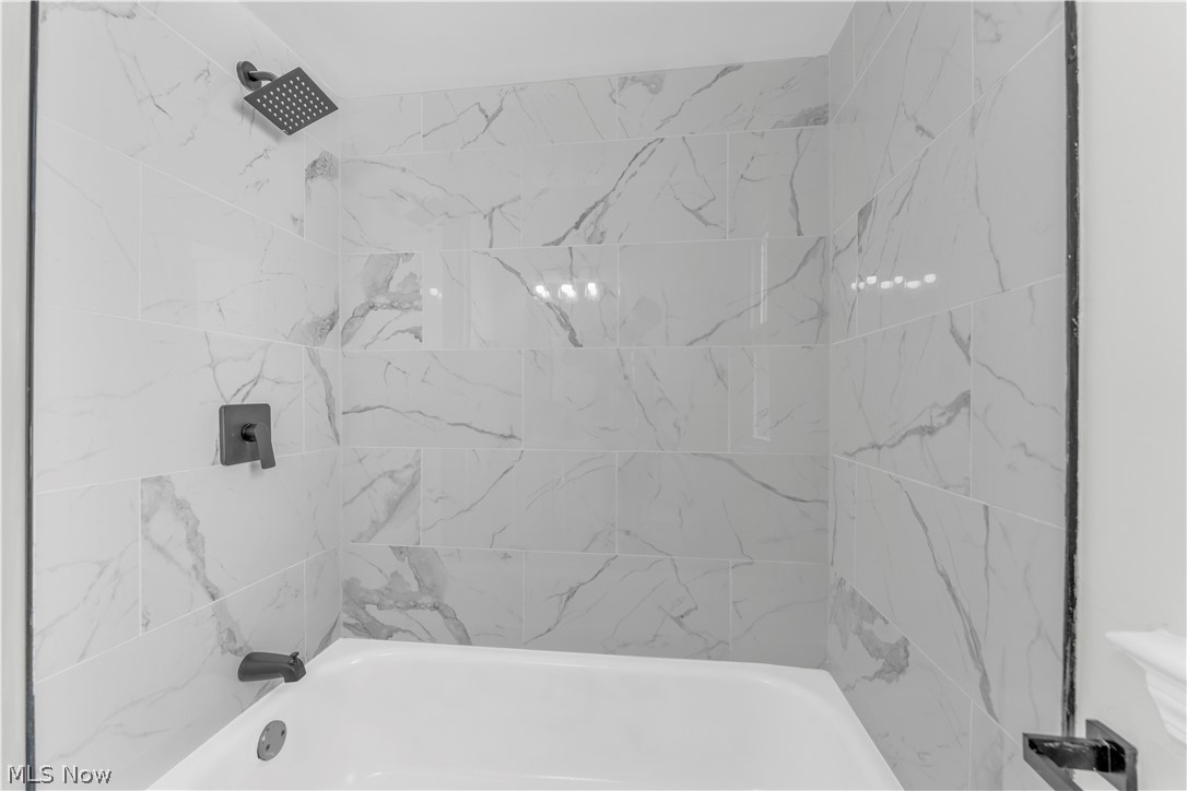 5420 Oakwood Avenue Maple Heights OH 44137