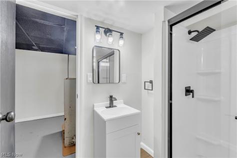 5420 Oakwood Avenue Maple Heights OH 44137