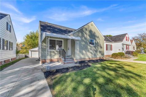 5420 Oakwood Avenue Maple Heights OH 44137