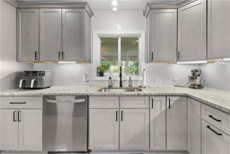188 Westover Drive Akron OH 44313