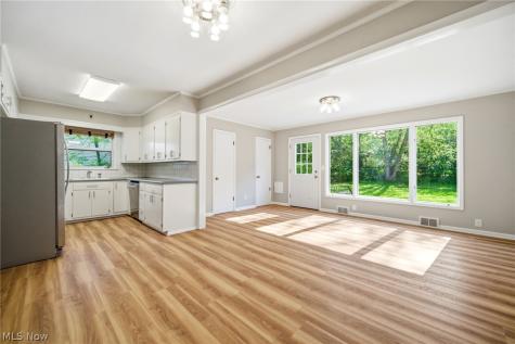 2673 Belvoir Boulevard Shaker Heights OH 44122
