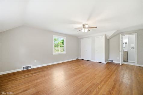 2673 Belvoir Boulevard Shaker Heights OH 44122