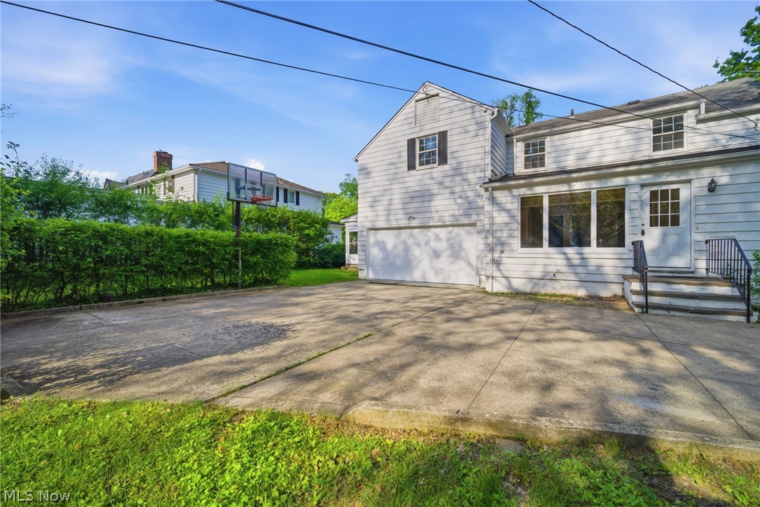 2673 Belvoir Boulevard Shaker Heights OH 44122