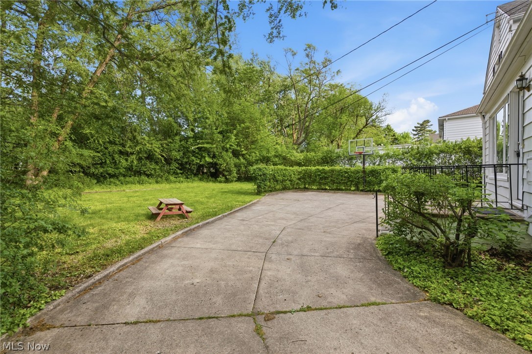 2673 Belvoir Boulevard Shaker Heights OH 44122