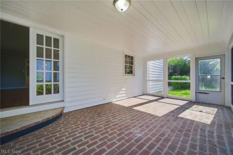 2673 Belvoir Boulevard Shaker Heights OH 44122