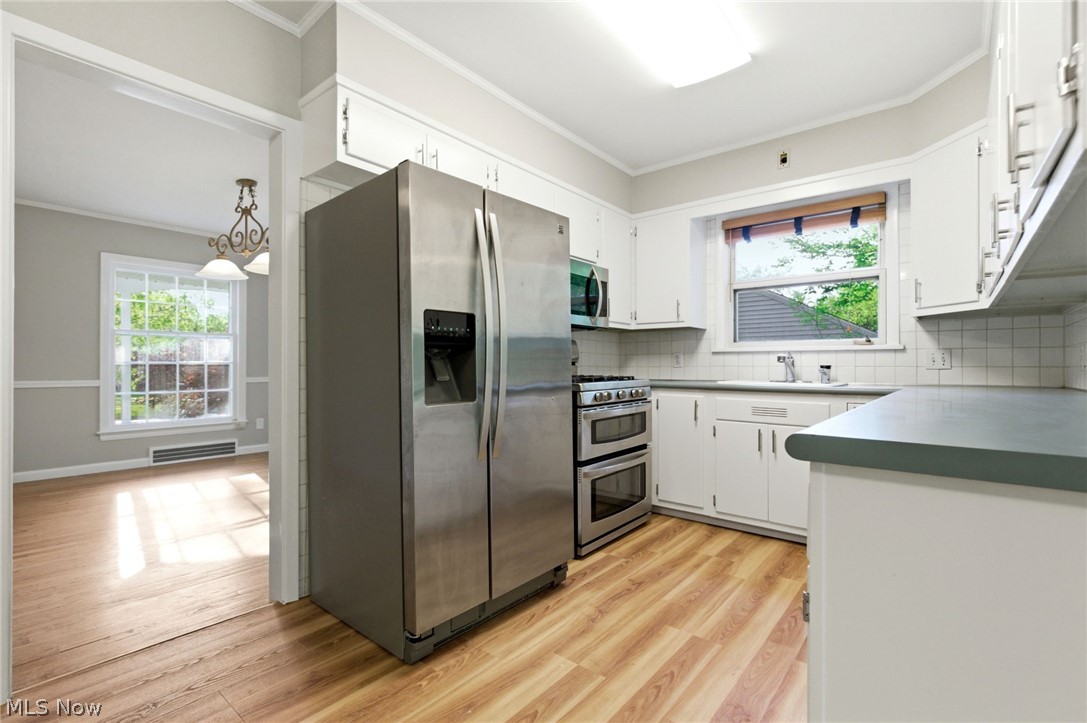 2673 Belvoir Boulevard Shaker Heights OH 44122